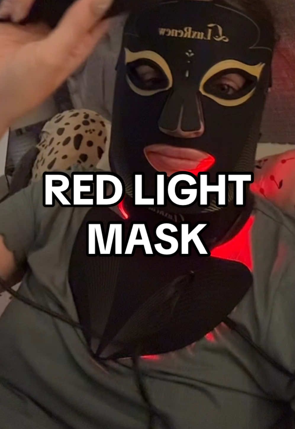 Red light masks are so underrated for anti-aging!! LuxRenew upgraded theirs to 2-in-1 face mask and neck/chest #redlight #antiagingskincare #antiagingtips #tiktokshopfalldealsforyou #ttsbeautybesties 