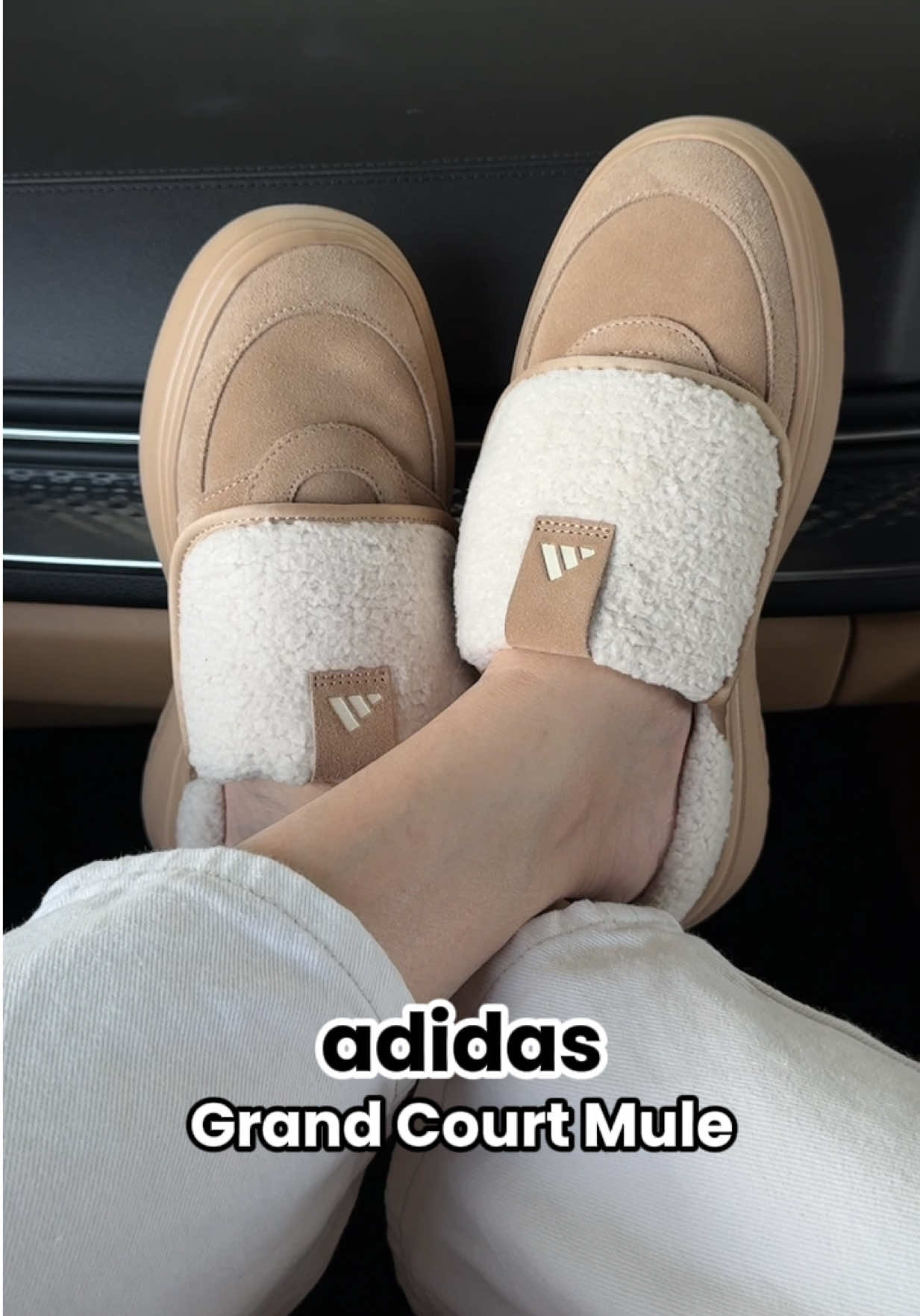 adidas ที่จริงใจ หน้าหนาวกำลังมา !!! ใส่แล้วอุ่นเท้า แถมใส่สบายสุดๆ คิคิ 🤎 #adidas #adidasthailand #รองเท้าขนนุ่ม #รองเท้าหน้าหนาว #รองเท้า 