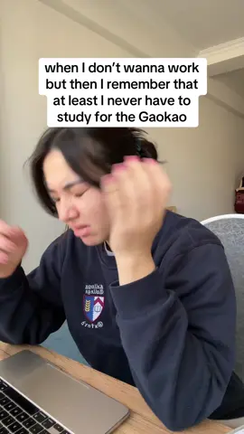 Godspeed you beautiful academic angels I’m so glad that’s not me😭#fyp #gaokao 