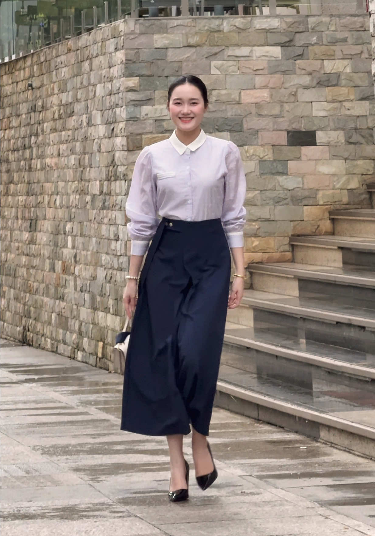 Lương 5 triệu nhưng đi làm không trùng một bộ nào thì mới chịu nhea 😀  ✨@LOUY.officials✨ #viral #outfit 