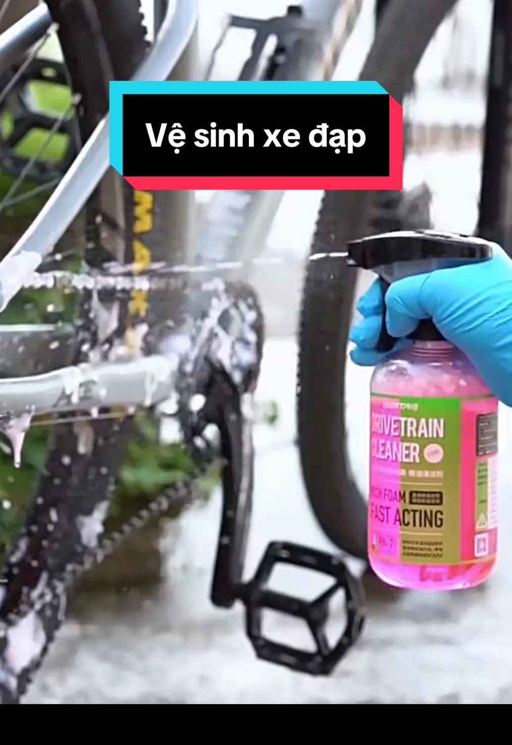 Vệ sinh xích líp xe đạp đánh bay cặn dầu bụi bẩn làm ảnh hưởng tới xích xe đạp #dungdichvesinhxedap #vesinhxedap #skyports #vesinhxichxedap #ruaxichxedap 
