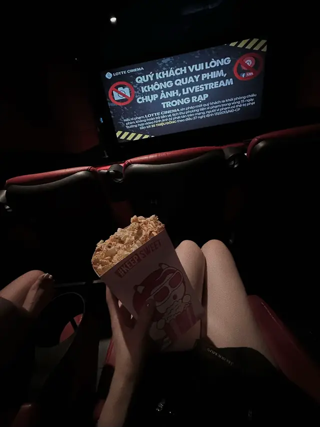 Hứa với em đừng bao giờ che giấu bản thân khi anh đang đau đớn . Thật không công bằng khi chúng ta cười cùng nhau nhưng anh lại khóc một mình … #xuhuongtiktok #xuhuong #tinhyeu 