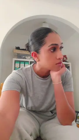 කොහොම හරි නවත්ත ගන්න ඕනෙ Don't get confused 😅  #postoftheday  #sinhala  #dubbing  #joke  #sinhalatiktok 