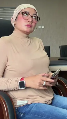 Biar pusing manehna…
