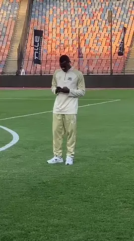 Aan u duceyno si uu ilahey ugu fududeyo inta dhiman✈️🇱🇾🤲🏼#xidigahagoosgoos🎥🏟 #amiir____enzo 