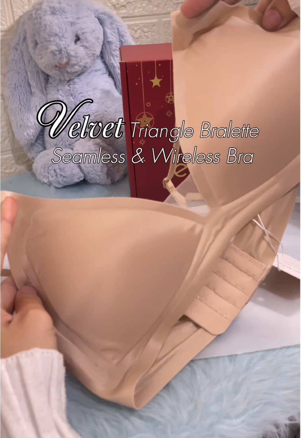 get 2 pcs bundle Velvet Triangle Bralette for super comfy and high quality bra! @ecora_official #ecoraph #brallete #velvettrianglebralette #bra #fyp 