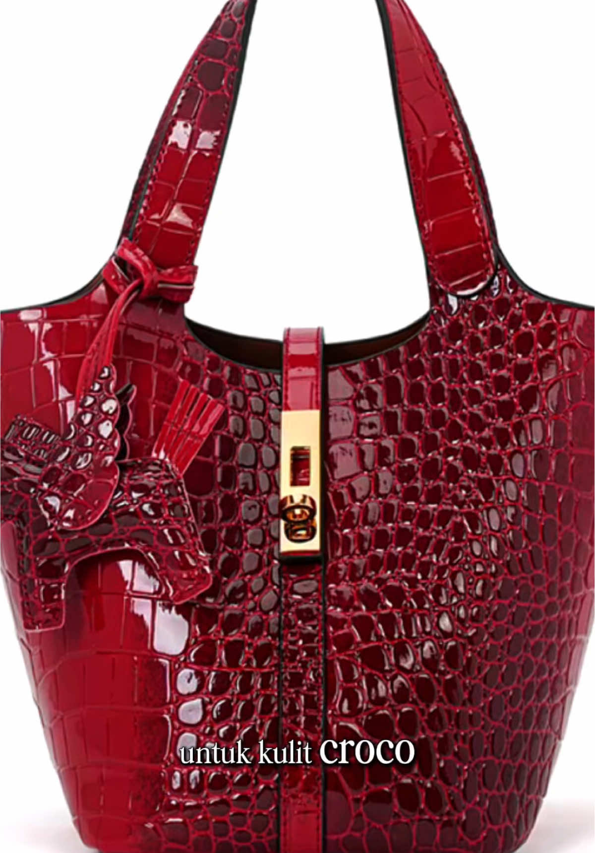 Handbag Viral ! TURUN HARGA NGGA KIRA-KIRA??  Bahan Berkualitas  Dapat bagcharm kuda Ada Pouch di dalam #taswanitamurah #taswanitakekinian #tasviral #bucketbag #handbagcantik 