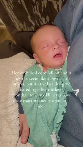 How do I explain this feeling?😭 #fyp #postpartum #2weeksold #sunsetsadness #MomsofTikTok 