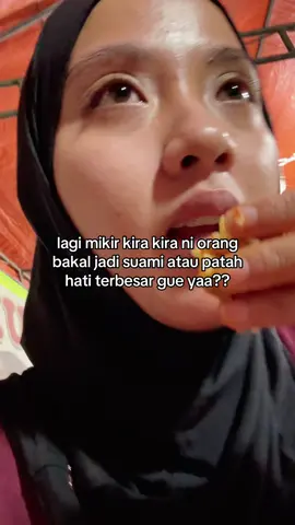 Kalo nemu budi sama cewe lain di lampung plis foto terus kirim lewat dm soalnya lagi musim cingkuh takut bgt di cingkuhin