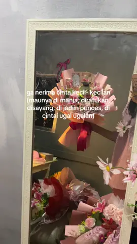 🌷bisa custom warna bunga dan wraping 🌷pemesanan maksimal H-1 🌷pemesanan bisa di ambil ke lokasi atau pengiriman menggunakan ojek online/bisa juga co via oyen🍊 🌷hasil bouquet tidak bisa 100% sama karena produk handmade - untuk harga dan pesanan bisa dm  wa:+62-895-622-347-448 🛒 Ena_bouquet27:shoppe,ig 📍hambalang citereup bogor happy shoping🧏🏻‍♀️ #buket #buketbunga #fyp 