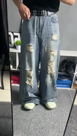 GA NYANGKA BISA SECAKEP INI😱😍!! Rekomendasi jeans reguler unisex keren dengan desainnya yang cakep dan bahannya yang tebel.                                                   #jeansreguler #jeansunisex #jeanskeren #jeansmurah #outfit 