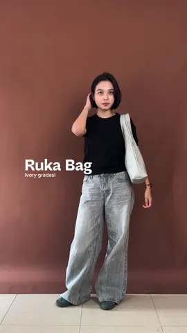 Gradasi ivory-nya sekeren itu, minimalis tapi tetep standout ✨💕👀 #tgifproject #localbrand #tgifriends #rekomendasitotebag #totebagaesthetic 