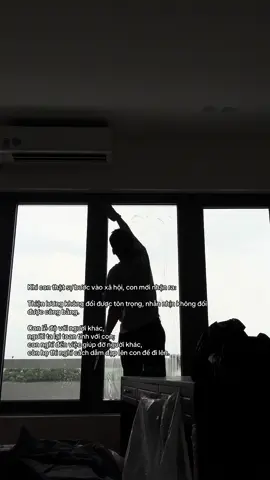 Khi con thật sự bước vào xã hội, con mới nhận ra: Thiện lương không đổi được tôn trọng, nhẫn nhịn không đổi được công bằng. Con lễ độ với người khác, người ta lại toan tính với con; con nghĩ đến việc giúp đỡ người khác, còn họ thì nghĩ cách dẫm đạp lên con để đi lên.#tamtrang #xuhuong #viral #xu #xuhuongtiktokk 