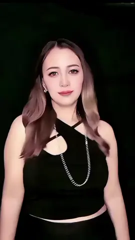 Lagi di fase Cinta sama diri sendiri... Mau dibilang sok cantik keq 😁 kecantikan keq 😁 ga inget umur keq...  