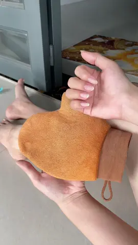 Phải chi biết găng tay bôi kem sớm hơn #gangtayboikem #review #xuhuong  @Mai Mai  @Mai Mai  @Mai Mai 