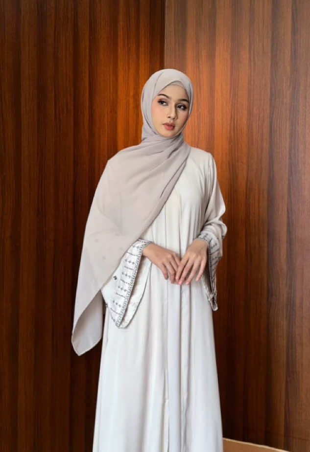 Modest in silk abaya ✨ #earthtoneabaya #muslimahoutfit #fashionmuslimah #beadedabayas 