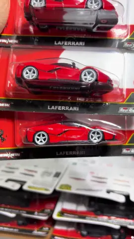 No estamos acaparando pero qué bonito es esta Laferrari de hotwheels Premium #hotwheels #hotwheelsmexico #hotwheelspremium #laferrari 