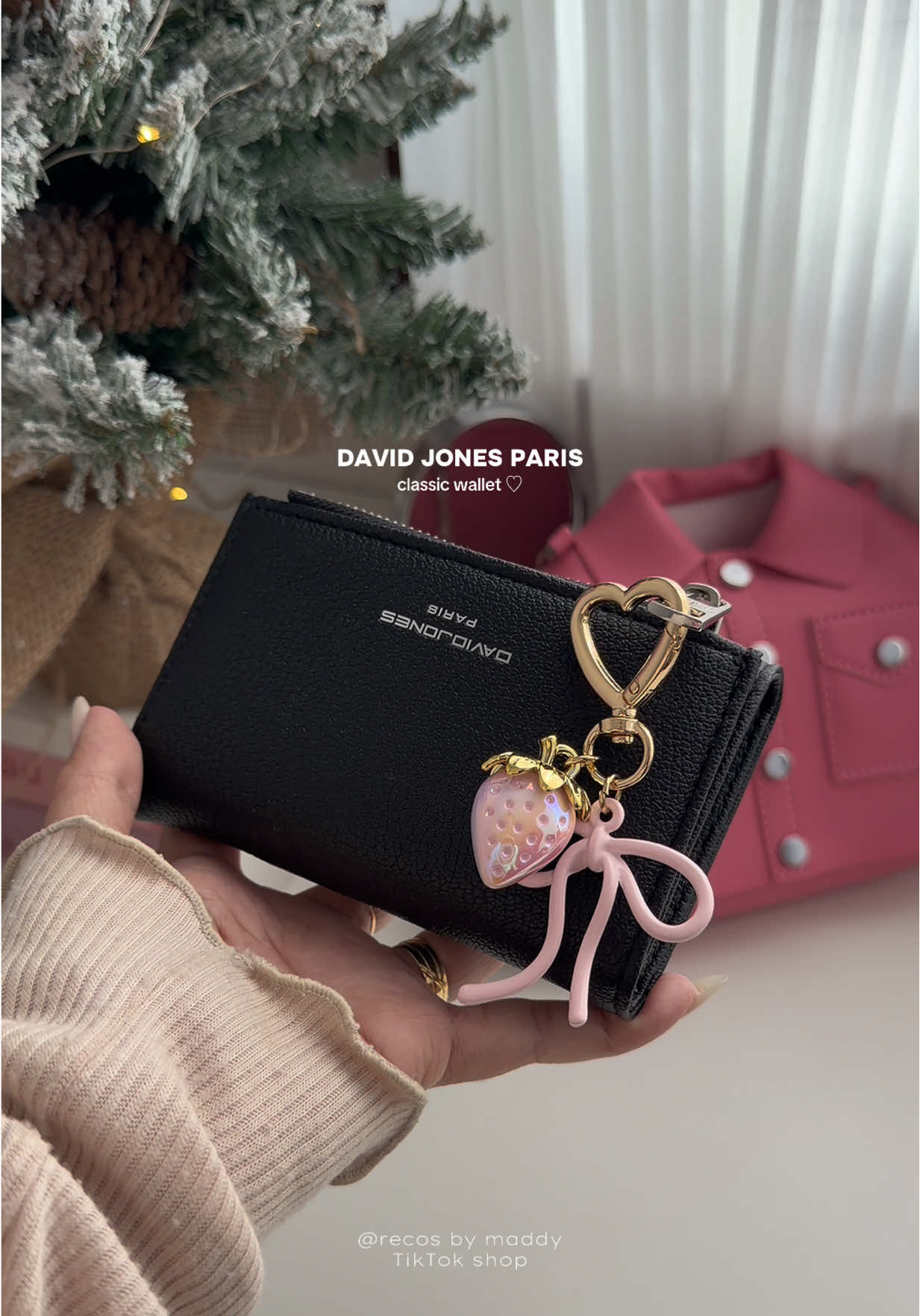 david jones wallet is definitely my fave wallet right now! I love itttt! #davidjones #davidjonesparis #wallet #coinpurse #trending