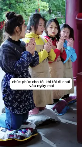 Hãy cầu nguyện khi đến chùa 