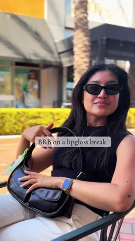 Lip gloss in question: @arbonne dragon fruit lip oil 💄💄💄and when I say I’m obsessed, I mean it😌 • • • #millennialsoftiktok #minimalistfashion #lipgloss #lipoil #fashionfavorites 