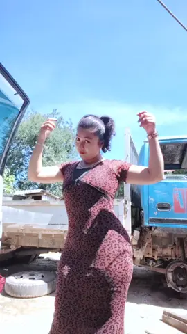 🏵️🏵️🏵️🏵️🏵️🏵️🏵️ #ကိုကို့ရဲ့ချစ်မဝလေး🙈💖  #ကိုကိုမတွေ့ပါစေနဲ့😁😂😂  #ကားပြင်ရင်းလဲဆော့ချင်လို့ပါ 
