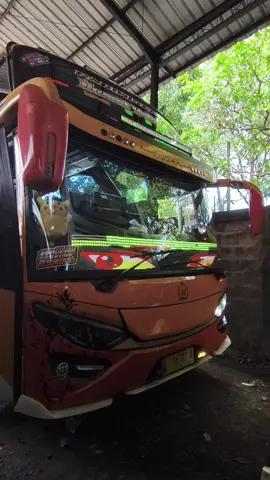 alah enakeun😛#bintaro1style #busmaniacommunity @sweetyellow25 @mr..okdj @cctv.rempoa043 
