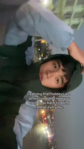 i dont want to go back to clz again bruhh#collegelife#holidays #festiveseason 