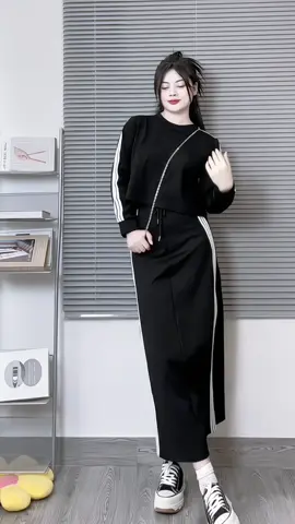 Set Bộ nữ thể thao, Bộ áo crotop phối chân váy sọc #bothethaonu #setvayao #setbonu #setdoxinh #thoitrangnu 