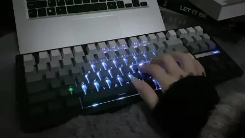 Why does such a cool keyboard produce a “creamy sound “?☠️🖤🆒⌨️#zh870 #keyboard #zornher #viral #trending 