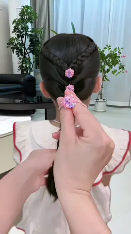 Beautiful girl hairstyle#hairstyleidea#Hairstyle#childrenhairstyle#hairtok2025#tếttócdễthươn#girloftiktok#girlfashion#preschoolhairstyle 