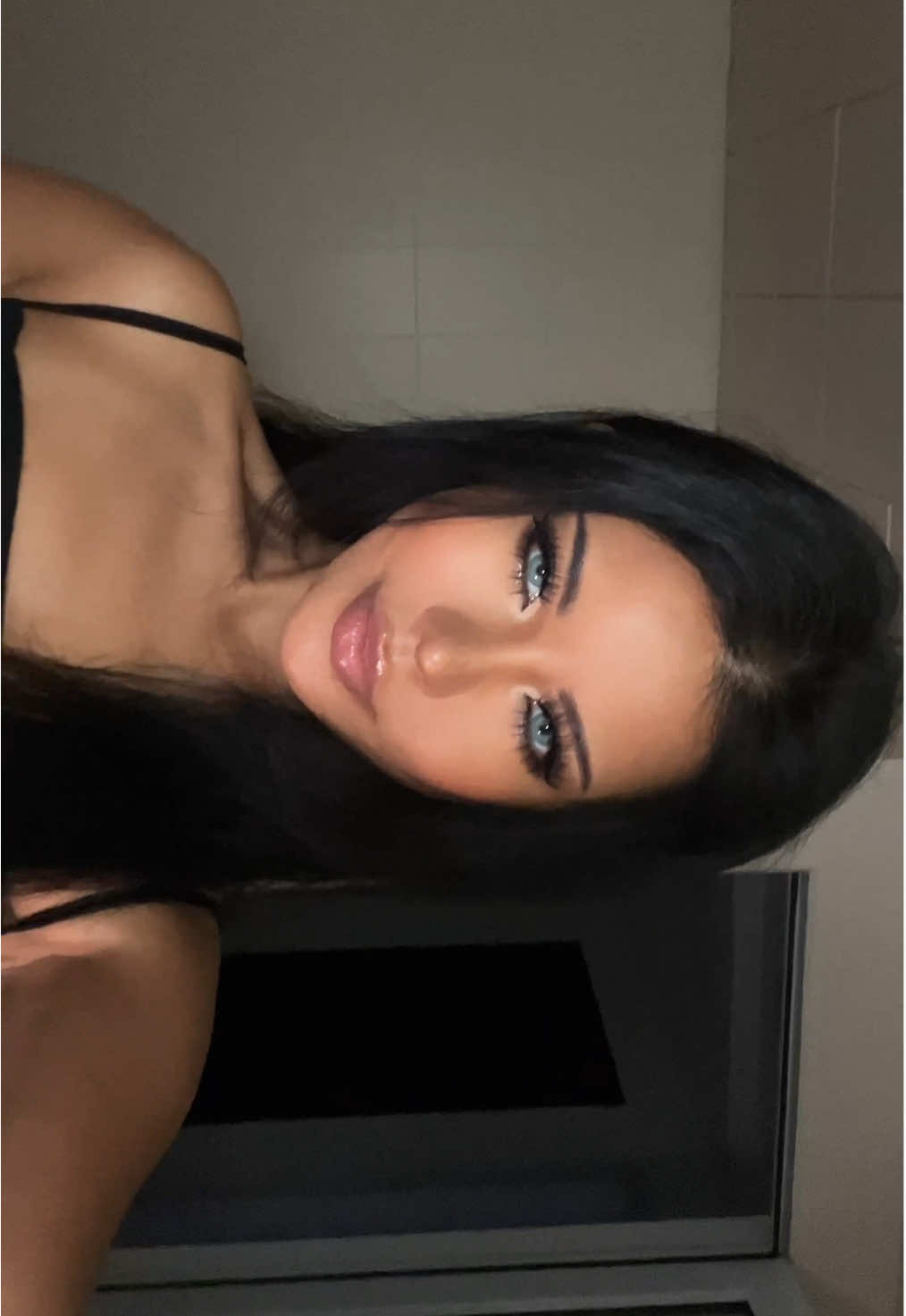 Standby Adriana  . . . #makeup #adrianalima #transition #fypシ #victoriassecret 