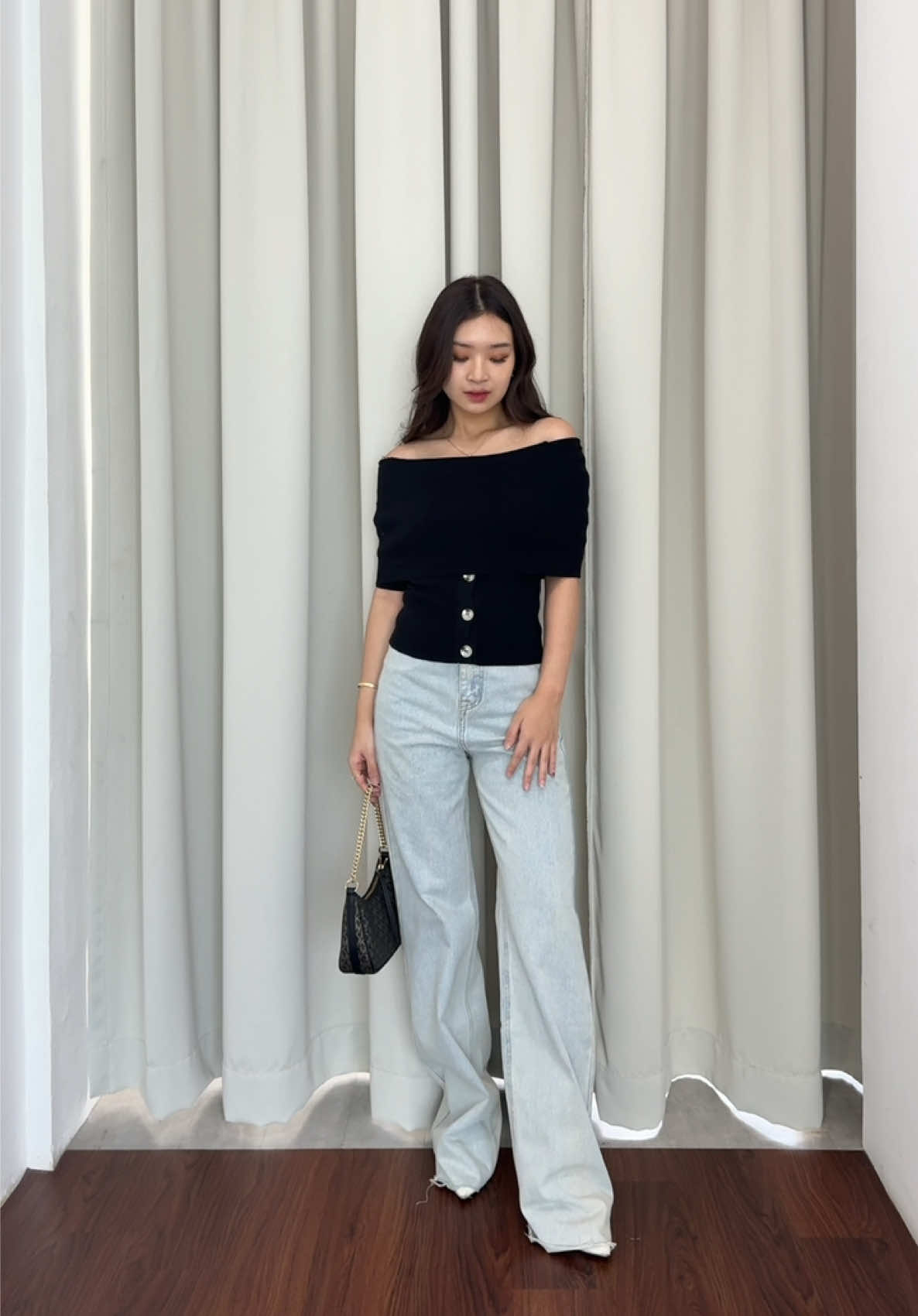 From day to night in sada knit top & piper jeans!👀✨ 