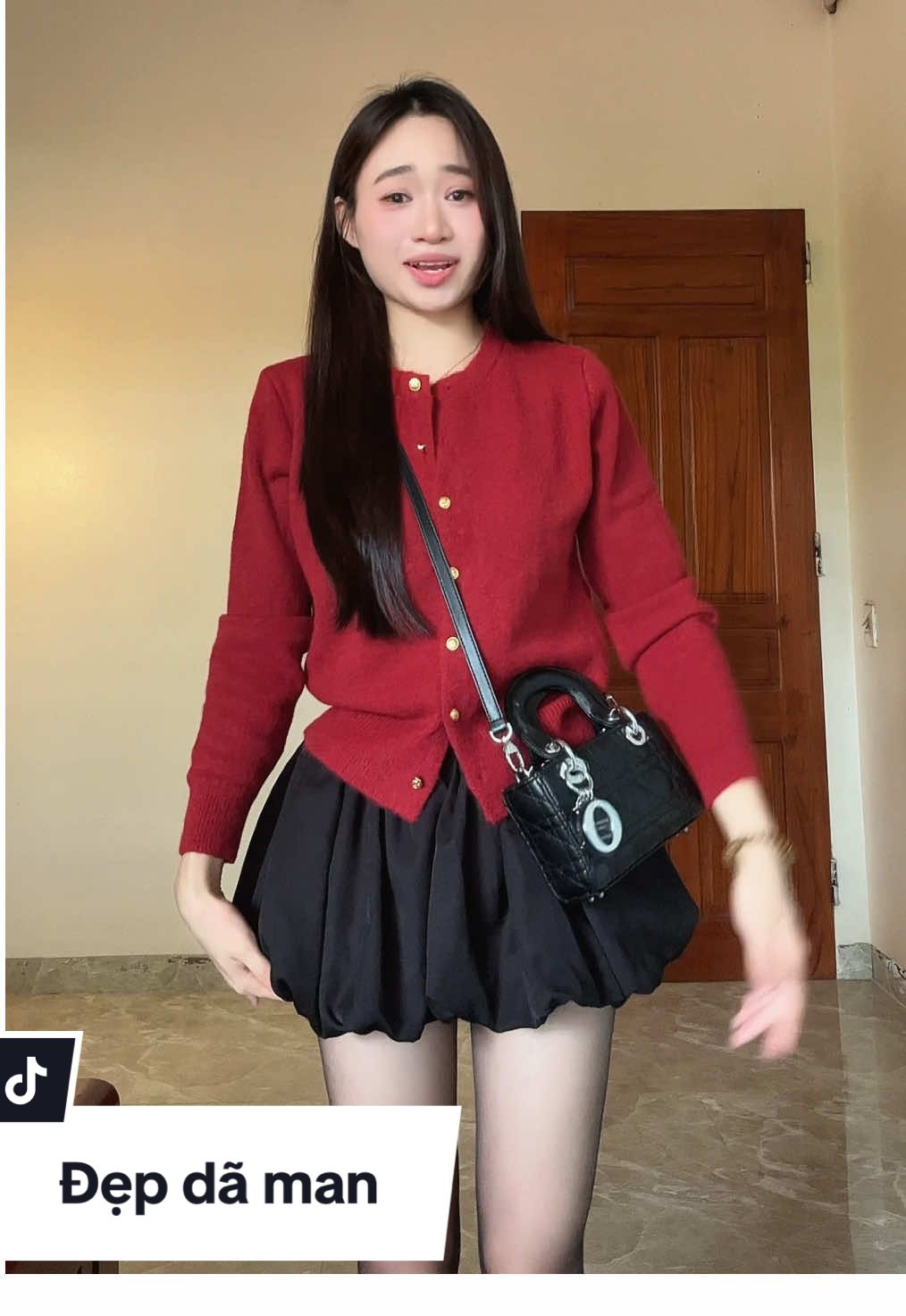 Trả lời @Cùng tên với mẹ chồng Đỏ mặc noel đẹp lắm nè #mynameis_trang #cardigan #cardiganoutfit #aokhoacnu #halinhreview 