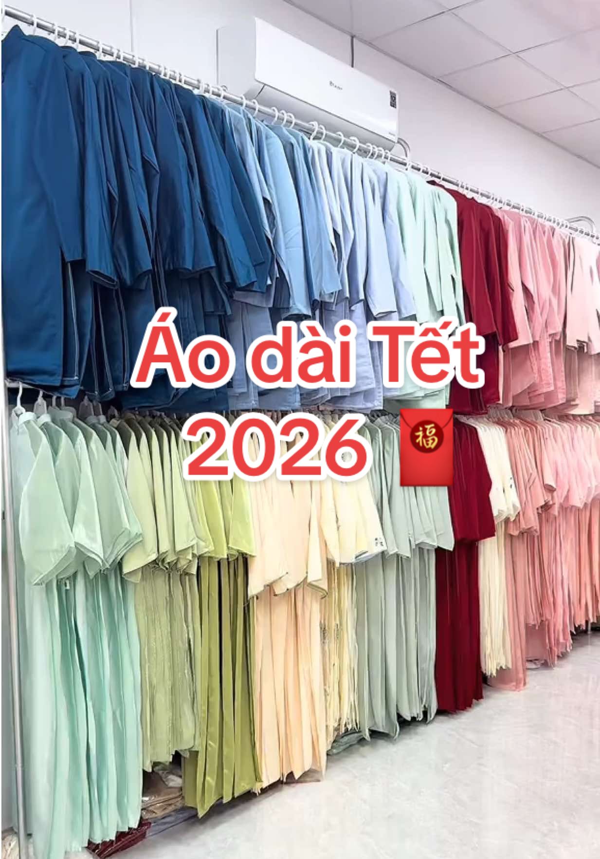 Khách đến thử áo dài 😉 #chothueaodaitet #chothueaodaibaria #aodaichupanh 
