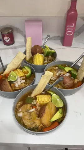 Goodnight hopefully I feel better tomorrow but ngl I’m starting to feel worse again 😩😩 I’m miserable rn 