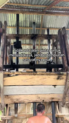 Kita hanyalah perintis bukan pewaris. #tambangemas #pengolahanemas #emas #gelundungan #fyppppppppppppppppppppppp 