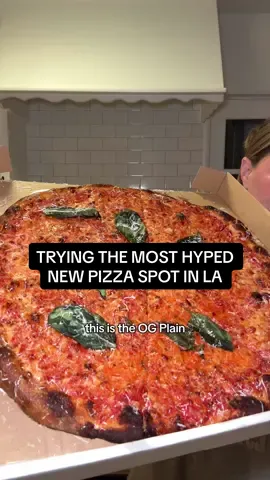 Trying the most hyped new pizza place in LA to see if it can rival NYC pizza #foodreview #pizzareview #mukbang #bestpizzainla #Foodie 