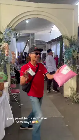 ketika kang paket sudah menjadi bestie 🤣