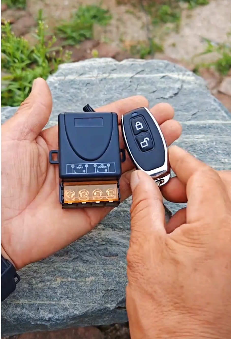 Điều khiển từ xa tất cả các thiết bị điện trong nhà #xuhuong #dodungtienich 