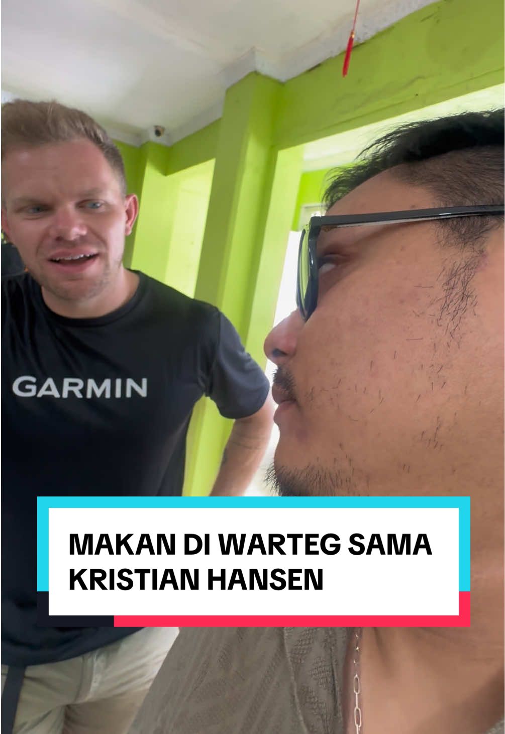 Bule nyasar @Kristian Hansen wkwkwkwkkw