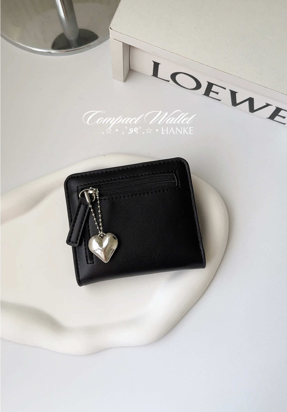 stay organized with this sleek wallet for bills, coins, and cards. #wallet #smallwallet #walletforwomen #walletformen #compactwallet 