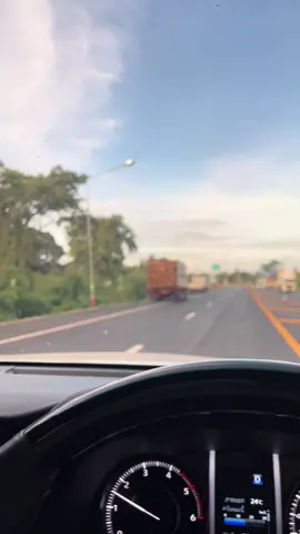 โคราช-ชลบุรี #ชลบุรี #ผู้หญิงขับฟอร์จูนเนอร์ #adm #ท่อใจหมา #การเดินทาง 