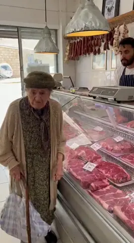 סבתא עצבנית בקצבייה