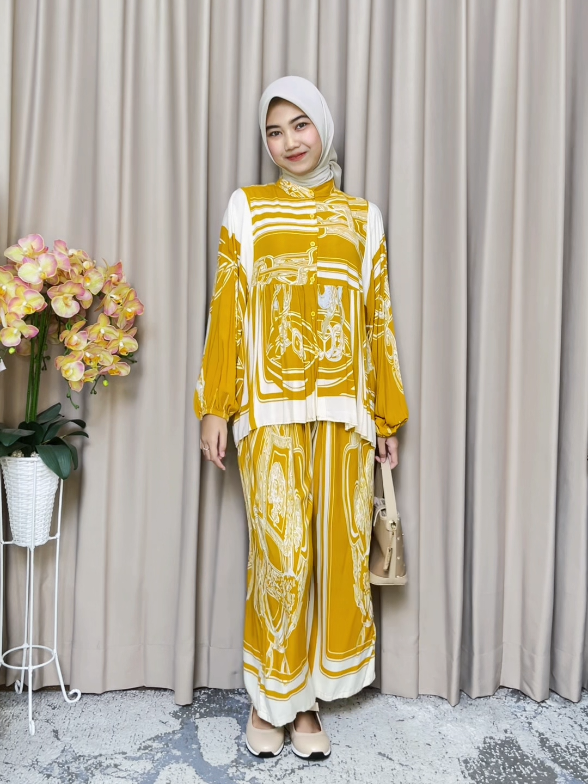 Yellow vibes ceria setiap hari✨ #oneset #setelanwanita #setelankekinian #outfitideas #fyp 