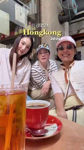 มาไหว้พระ #ฮ่องกง ครั้งนี้ ฟ้าเปิดมากๆ ได้ไหว้ครบตามตั้งใจ ได้กิน ได้ไป ได้ขอป ตามแพลนแบบทางสะดวกสุดๆ วันดีๆ  ทริปดีๆ  กับ @Mammcintosh @bussakornwongpuap  ห่านย่าง หมูแดง หมูกรอบ อร่อยมาก กาแฟก็ดี หมูหันที่อร่อยที่สุดที่เคยกินมา สมศักดิ์ศรี การจองยากจองเย็น #บุษกรออนทัวร์ ไม่เคยทำให้ผิดหวัง