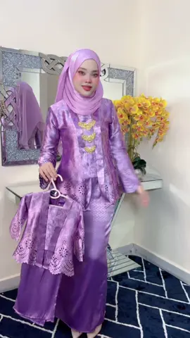 Wow seriously warna yang sangat menarik serta mewah#kurungmoden #videostailfashion #TikTokFashion #aniscloset #bajukurungraya #minikebaya #anisclosethq #kebayaminiviral #kebaya #kebayaraya 