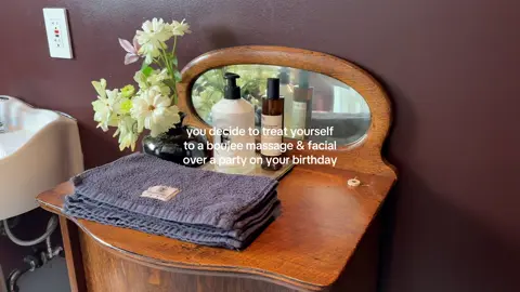 your childless thirty something friend on a random monday 🧘🏻‍♀️🙂‍↕️ still not over how pretty @Spencer’s spa is !! 