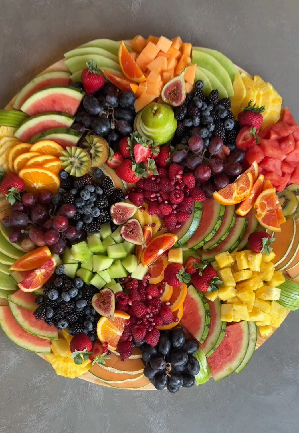 Our Fruit Board for 20! #fruit #fruitboard #charcuterieboardsoftiktok #charcuterie #fruitplatter 
