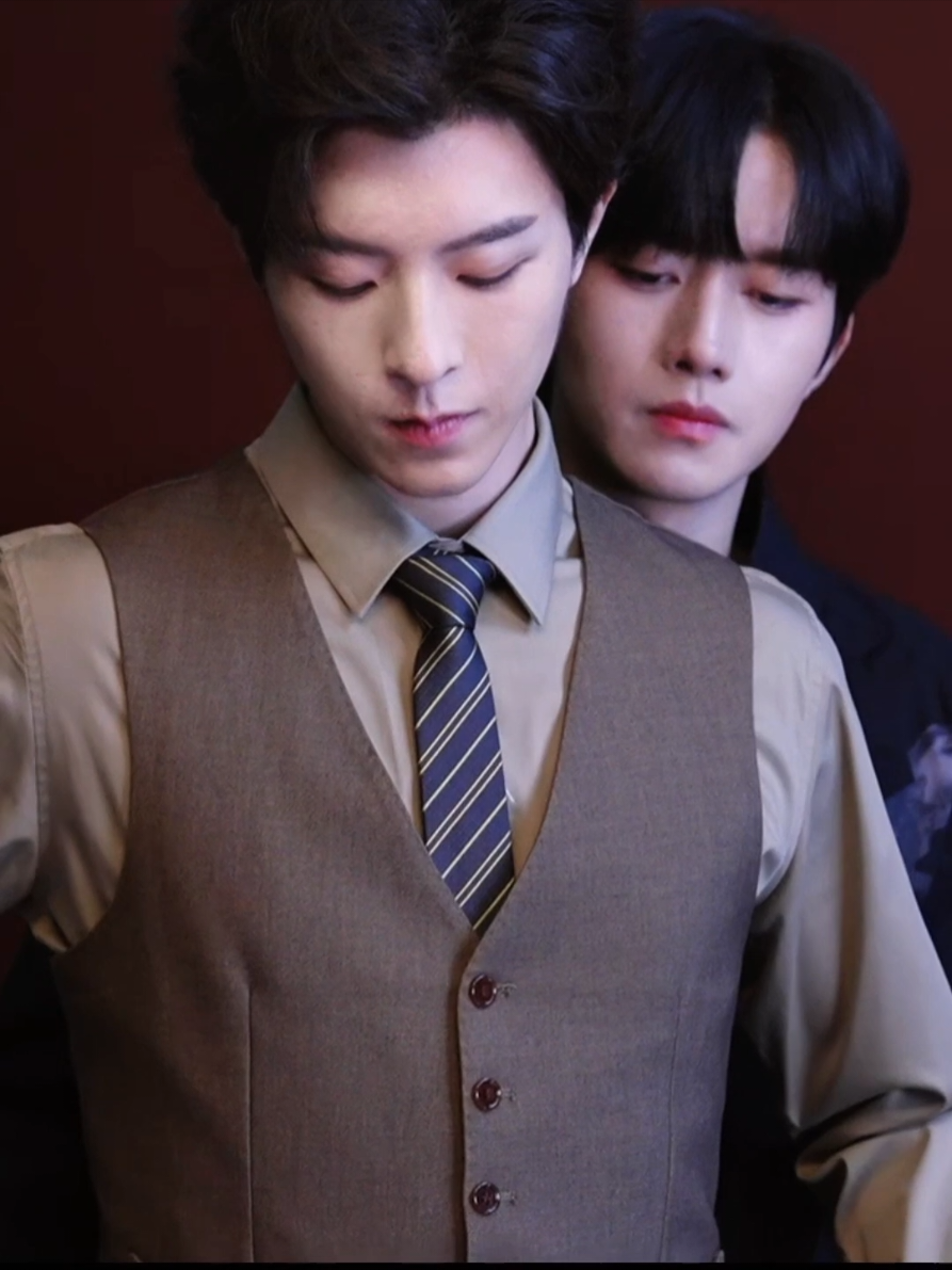 manifesting XingQiu join the trend, although it's impossible #HuangXing #QiuDingJie #EliotHuang #KipukaQiu #Desire4 