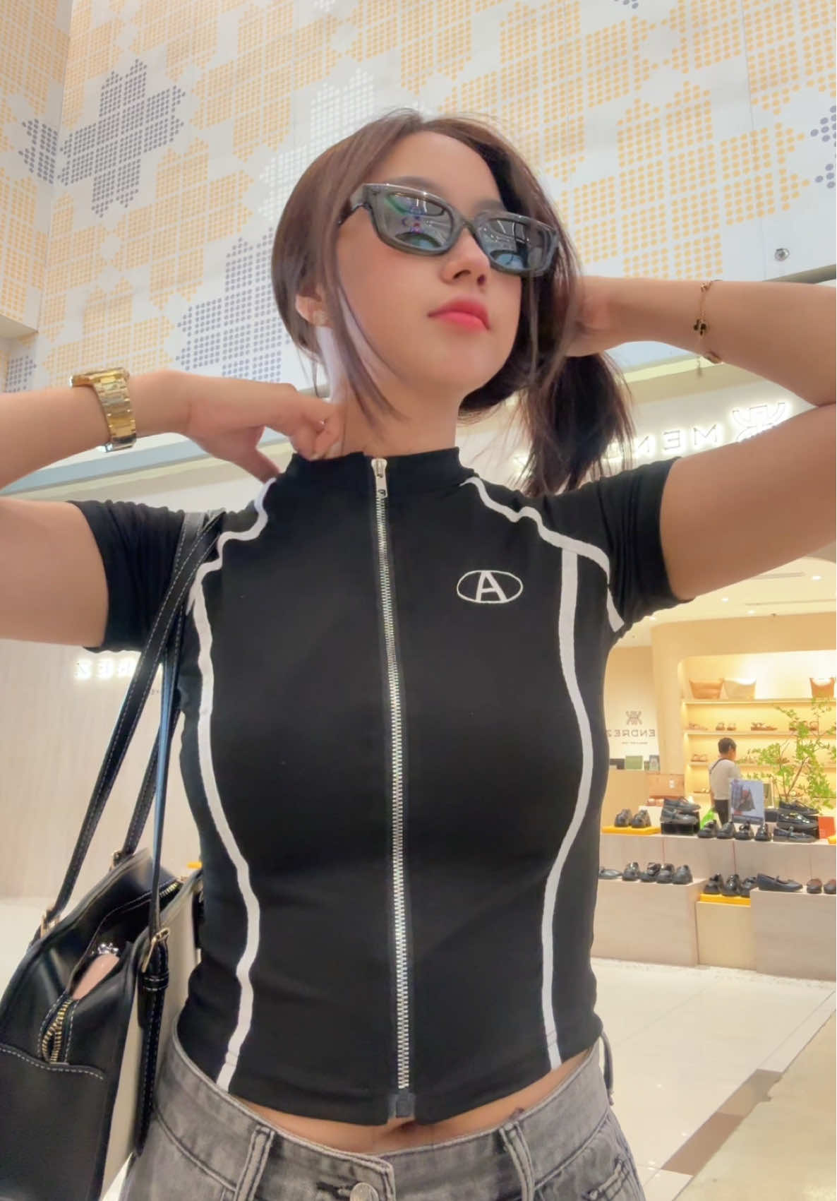 my outfit for today, try this best selling round neck zipper top! outfits trends, style outfits for women #outfitideas #tops #topforwomen #fyp #roundneck 